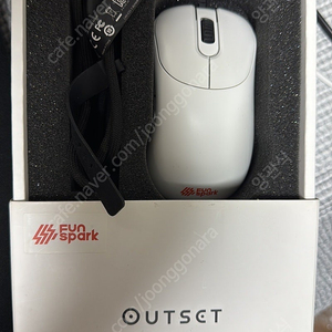 ax Fun Spark 화이트 유선팝니다