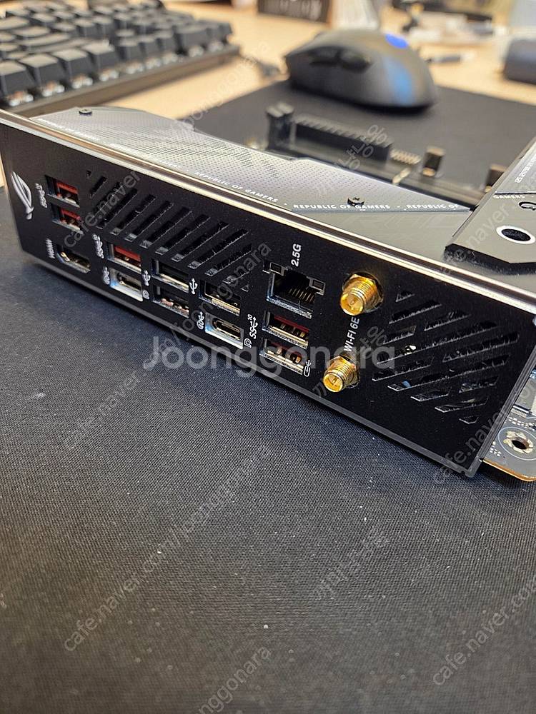 Asus x670e-i itx 최상급보드 판매합니다--2
