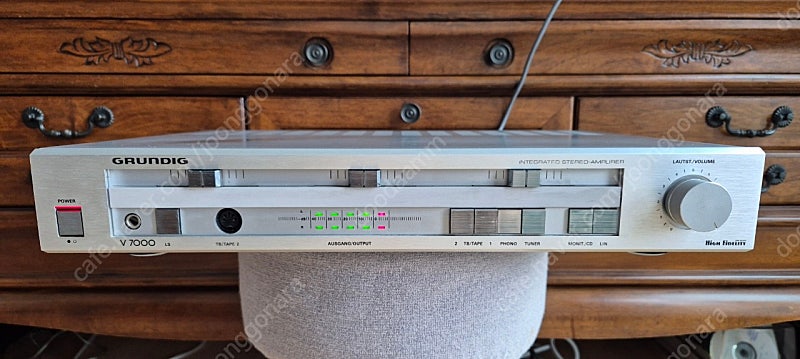 그룬딕 v7000 인티앰프--0