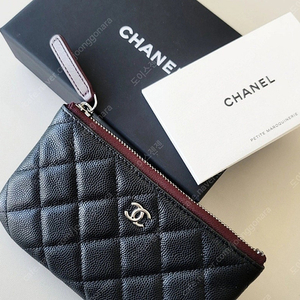 샤넬 클래식 캐비어 미니파우치 은장