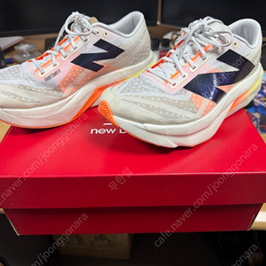 New Balance 뉴발란스 런닝화 SC Elite V4 판매합니다. (265mm, 2E,택포, 최종 금액 내림)