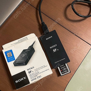 소니 정품 XQD 128gb, XQD 리더기(SD리더 포함) MRW-E90 판매합니다. R:440mb/W:400mb