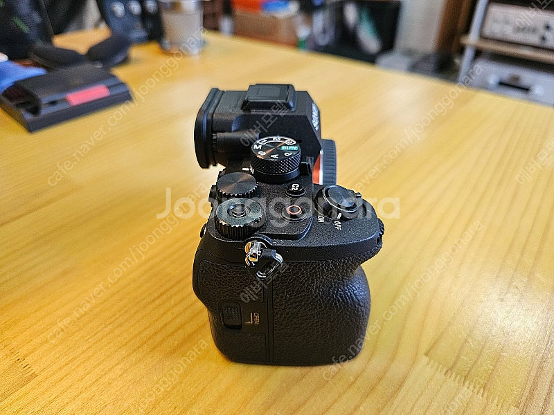SONY 소니 a7m4 카메라 팝니다. 기스 없고 깨끗...--3