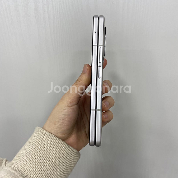 72476 갤럭시Z폴드3 256기가 실버 공기계 팝니다...--6