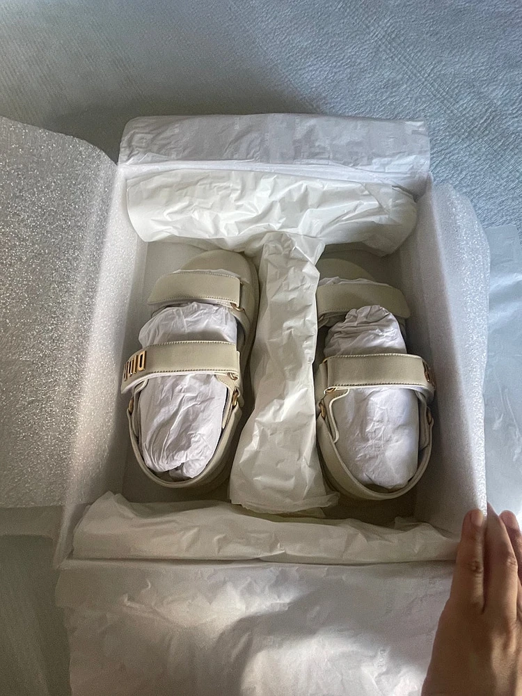 디올 액트샌들 화이트 정품 풀구성 이미지