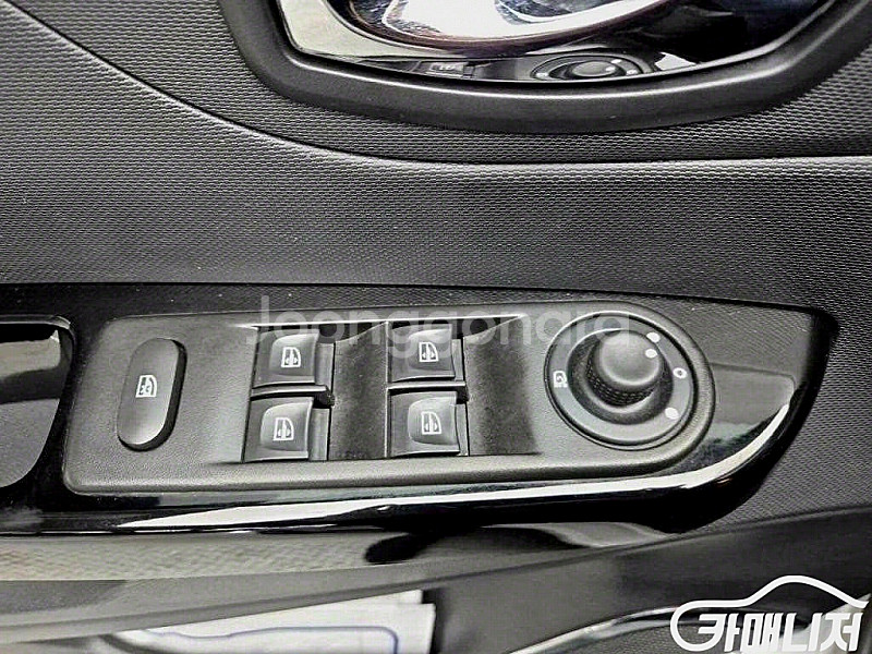 [르노코리아(삼성)]QM3 디젤 1.5 RE (5인승) 2014 년 경유 중고차 전액할부 중고차리스 중고차수출--4