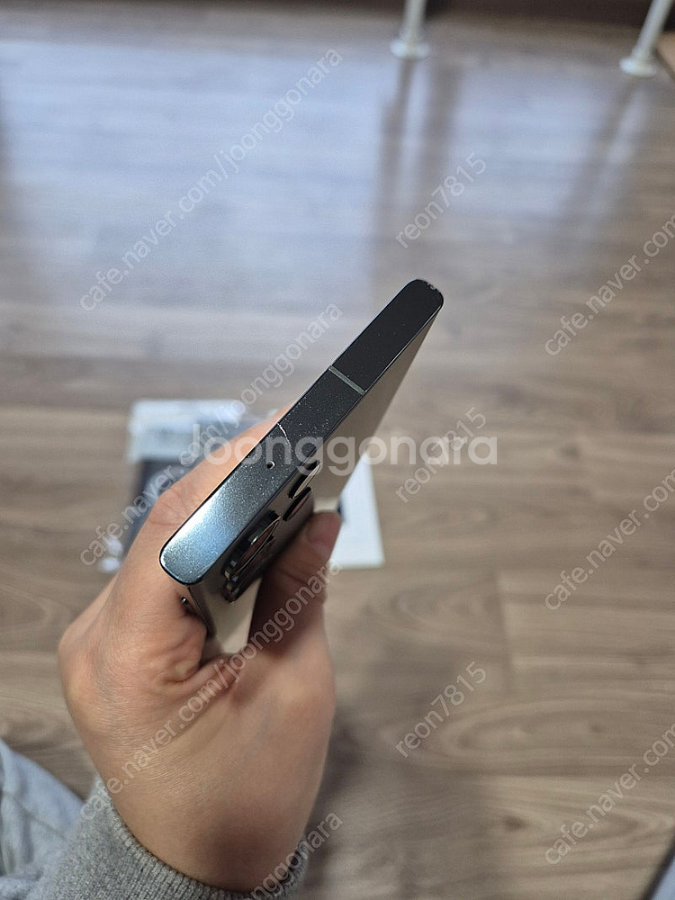 갤럭시 S23 울트라 그린 256기가 팝니다.--3