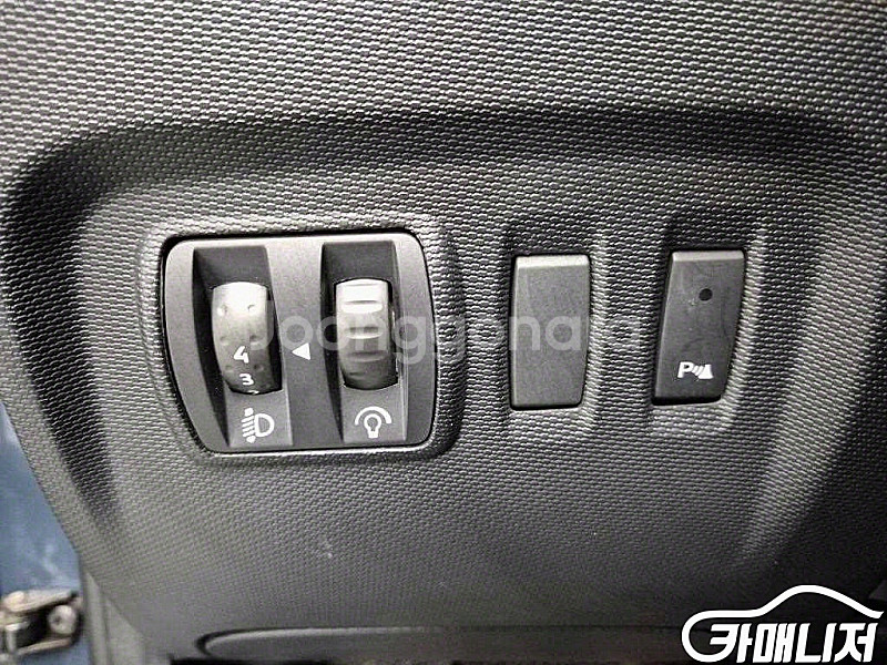 [르노코리아(삼성)]QM3 디젤 1.5 RE (5인승) 2015 년 경유 중고차 전액할부 중고차리스 중고차수출--4