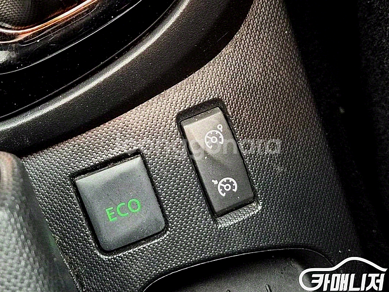 [르노코리아(삼성)]QM3 디젤 1.5 RE (5인승) 2015 년 경유 중고차 전액할부 중고차리스 중고차수출--8