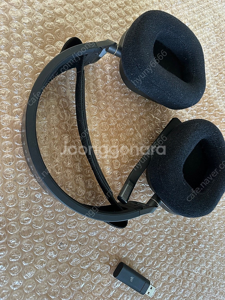 커세어 HS80 게이밍 무선 헤드셋 블랙 판매 합니다....--1