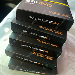 삼성 870 EVO(SATA) 미개봉 x 4개 판매합니다(1개당 5만원_택배비포함)