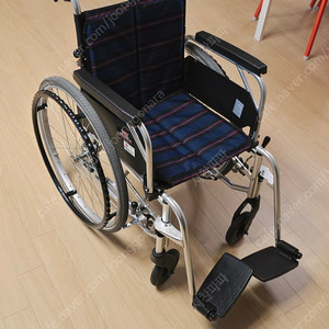 접이식 휠체어