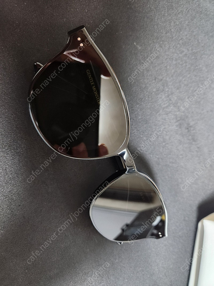 젠틀몬스터 제이드 블랙 팝니다.--3