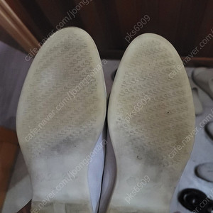 로로피아나 남성섬머워크42 270싸이즈 팝니다.