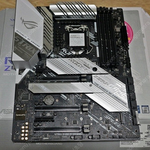 ASUS ROG STRIX Z490-A GAMING STCOM 팝니다
