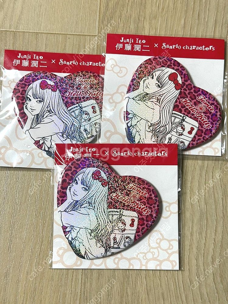 이토 준지 x 산리오 일본 전시 한정 티셔츠, 캔뱃지 ...--0