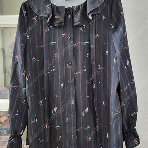 리스트 타이 블라우스