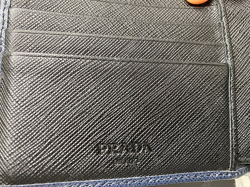 프라다 사피아노 남성 반지갑 저렴하게 판매합니다. 이미지