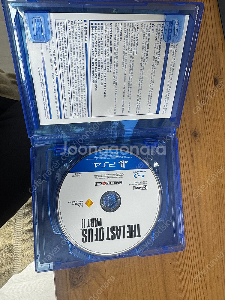 PS4 라스트 오브 어스 파트2 판매 합니다.--2
