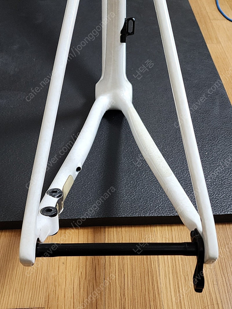 가격인하) 에스웍스 타막 SL8 듄화이트(54) 프레임셋 팝니다.--9