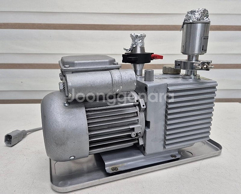 Varian 9499309M004 Vacuum Pump...--0