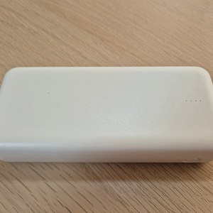 엔커 보조배터리 20000mAh 및 여러 보조배터리 판매합니다.