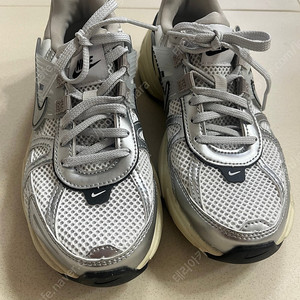 나이키v2k 235 1회착용