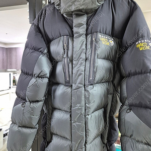 마운틴하드웨어 패딩 L사이즈