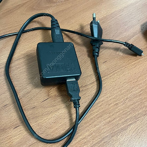 소니 AC-UB10D