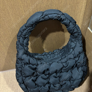 코스 퀼티드 마이크로백 블랙