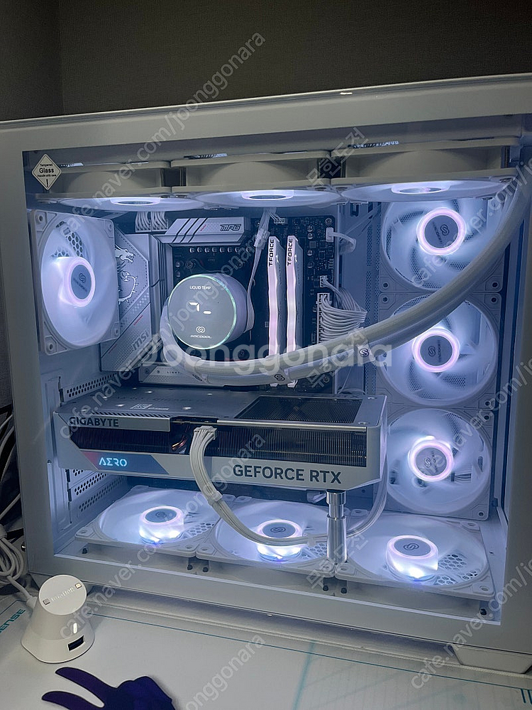 7800x3d 화이트 빌드 반본체 하이엔드--0