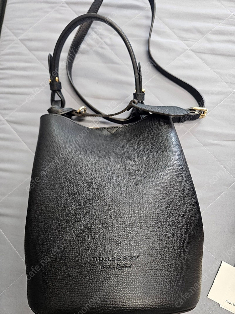 버버리 헤이마켓 론 블랙--3