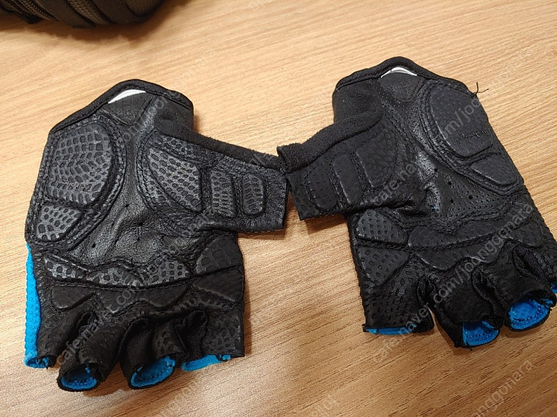 GIRO 지로 모나코 젤 반장갑 M 팝니다--1