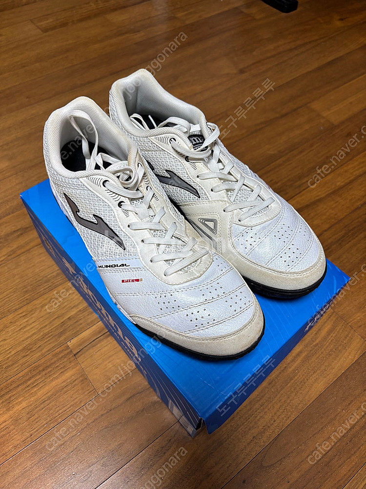 조마 문디알TF 285 화이트 팝니다--1