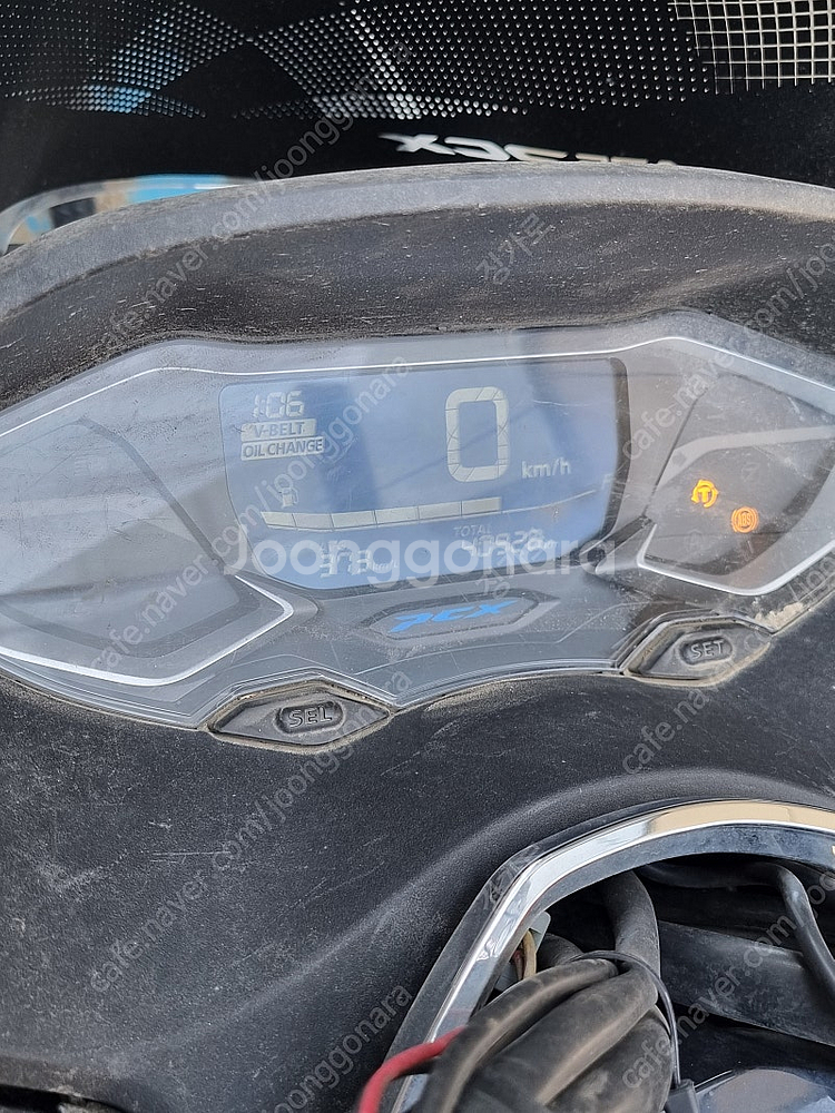 Pcx 22년 4만키로 팝니다--4