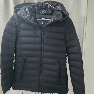 dkny 블랙 후드 구스 경량패딩95