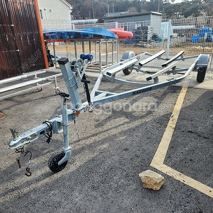 전시용으로만 사용한 미국 카라반 아연 보트(18ft) 550 트레일러 판매합니다--5