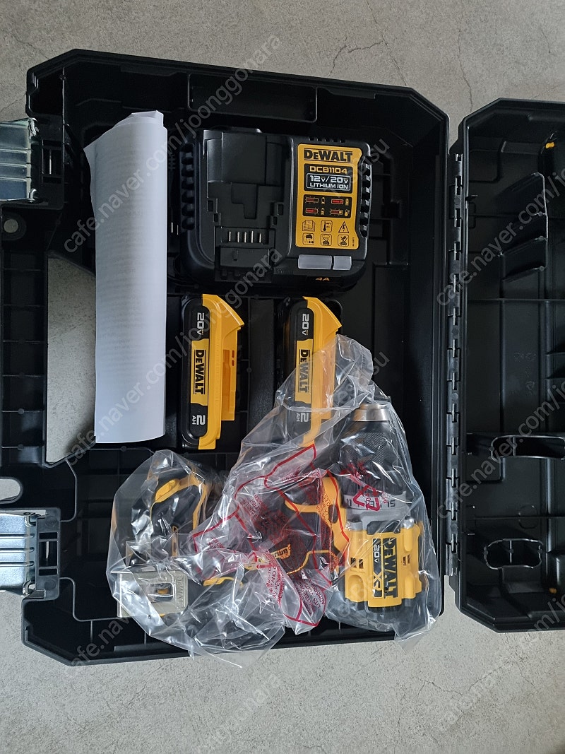 디월트 전동드릴 DCD800D2T--0