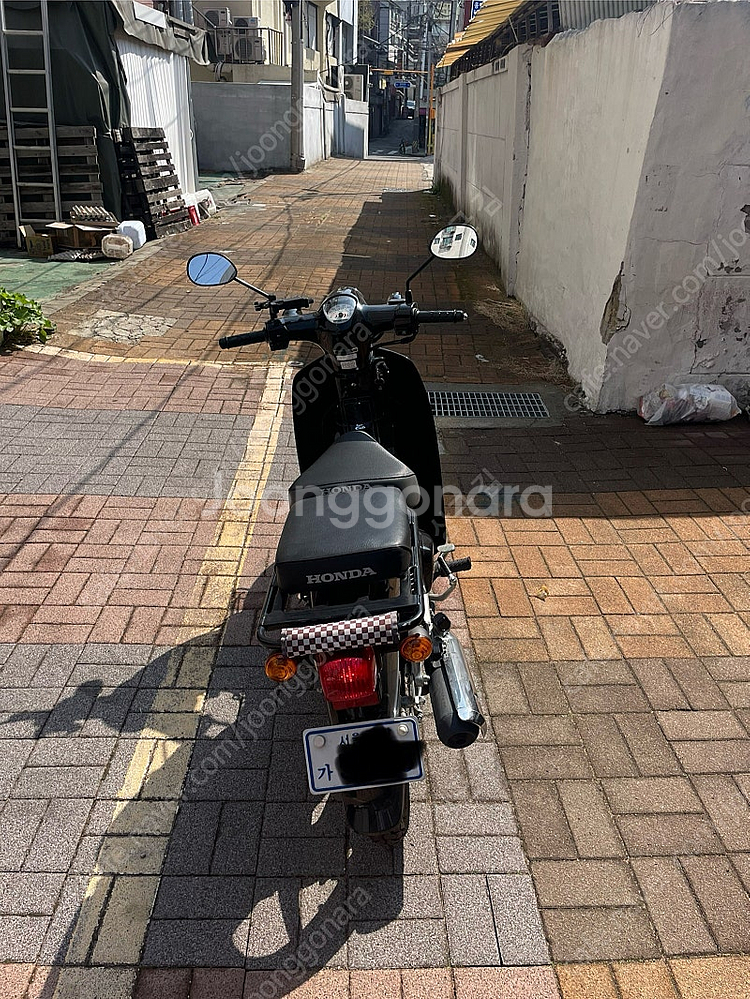 혼다 슈퍼커브 2023년식 110 cc 블랙 팝니다--3