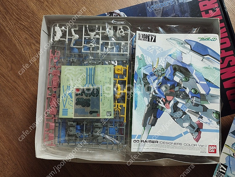 1/100 더블오 디자이너스 컬러 판매합니다--2