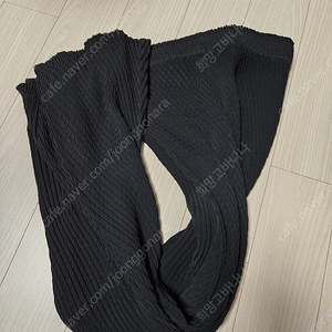 이세이미야케 롬버스 스커트 블랙