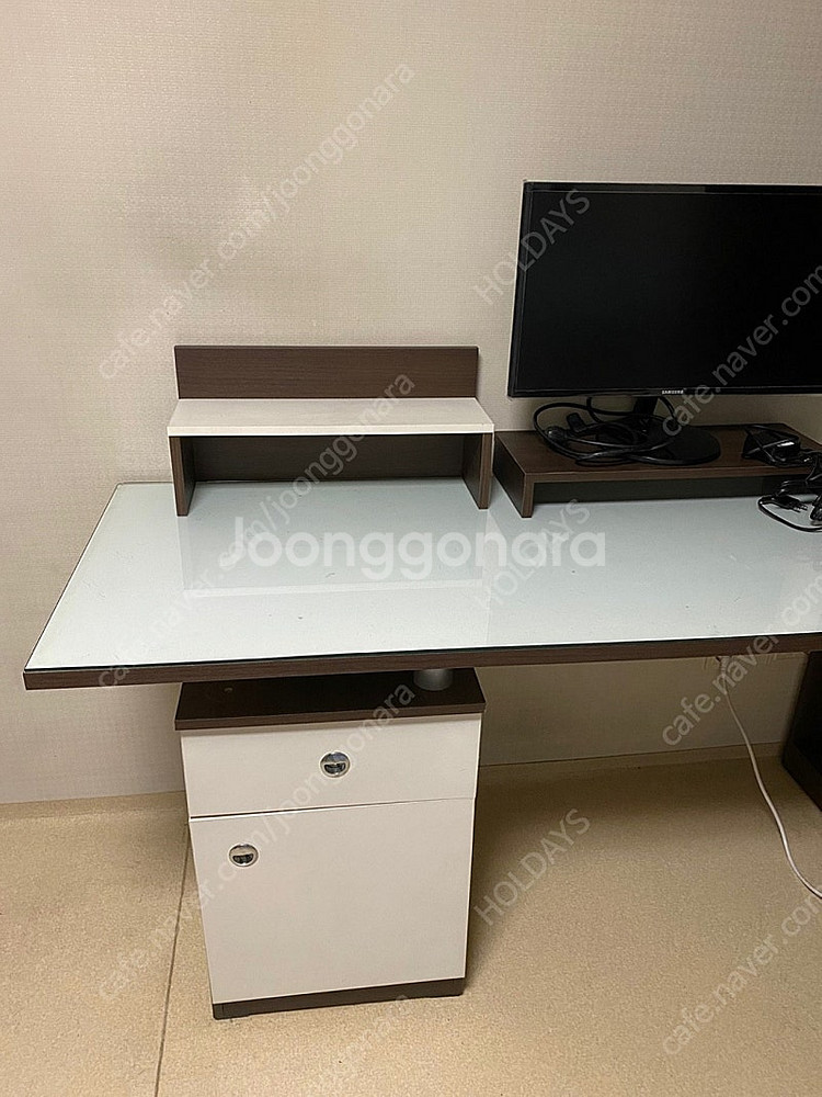 서재 책상 컴퓨터 데스크 책장 수납함 일괄 정리--1