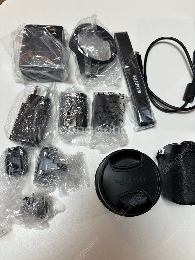 후지 x-s20 xf18-55 번들렌즈 팝니다.--1