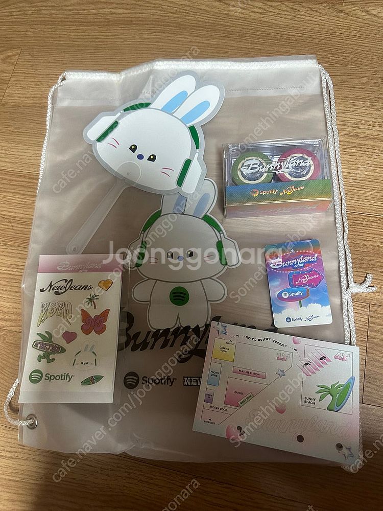 뉴진스 스포티파이 굿즈 팔아요--0