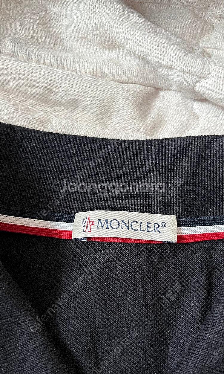 [2회 착용, M] 정품 몽클레어 카라 반팔티 네이비--3
