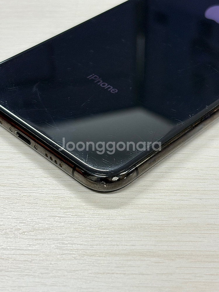 아이폰XS MAX 블랙색상 256용량 액정상태 너무좋은 단말기 30만 판매합니다--2