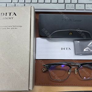디타 랜시어 LSA-410 안경 하금테 판매합니다