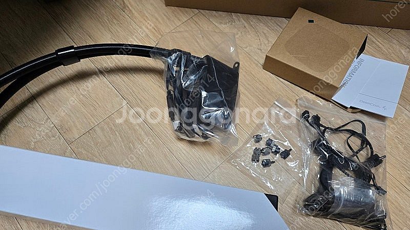 일체형 3열 수냉 LCD 있는 딥쿨 LD360 팝니다.--3