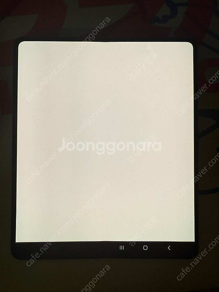 갤럭시 폴드4 512기가 블랙 단품 깔끔하고 상태 아주 좋습니다--6