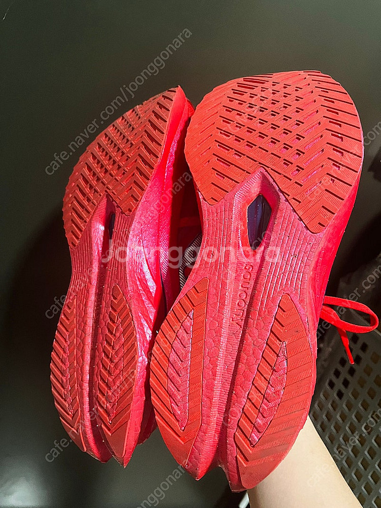 Saucony 써코니 엔돌핀 스피드4 런던 레드 270...--2